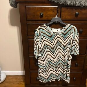 A woman dresses shirt